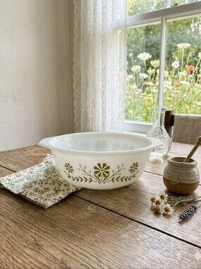 Vintage Glasbake Green Floral Casserole Dish – Model J‑2600
